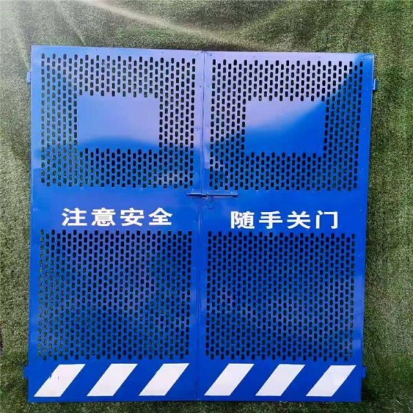 Seboss Construction elevator guard door - Image 2